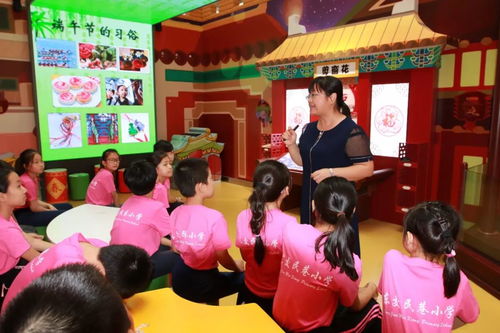 依托社會(huì)大課堂 構(gòu)建陽(yáng)光教育新課程 我校課程精彩亮相北京市社會(huì)大課堂十周年總結(jié)展示大會(huì)